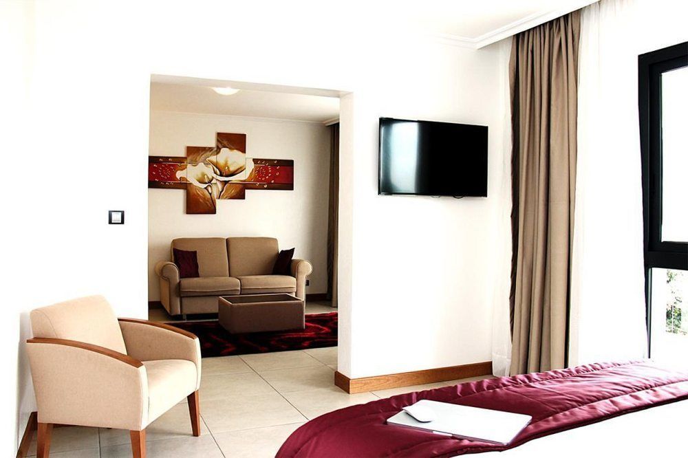 דואלה Star Land Hotel Bonapriso מראה חיצוני תמונה